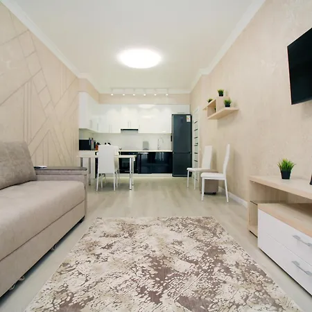 Апартаменты В Современном Районе Выбор Путешественника Almaty Room photo