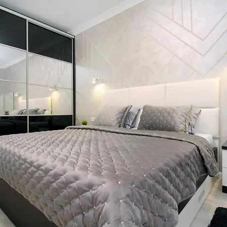 Апартаменты В Современном Районе Выбор Путешественника Almaty Room photo