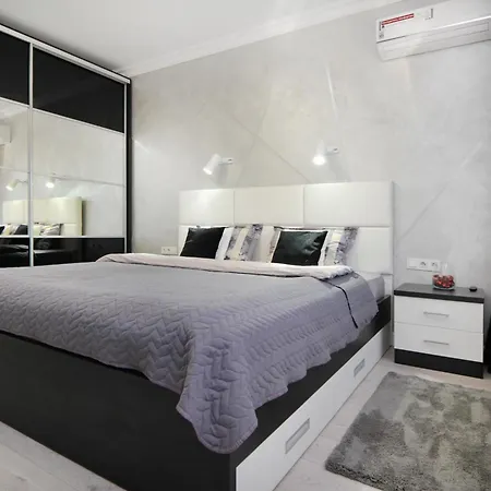 Апартаменты В Современном Районе Выбор Путешественника Almaty Room photo