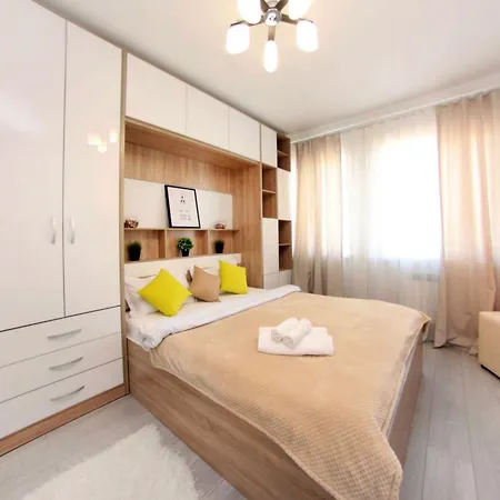 Апартаменты В Современном Районе Выбор Путешественника Almaty Room photo