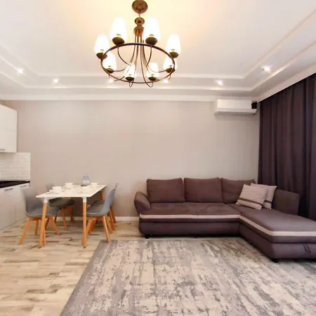 Апартаменты В Современном Районе Выбор Путешественника Almaty Room photo